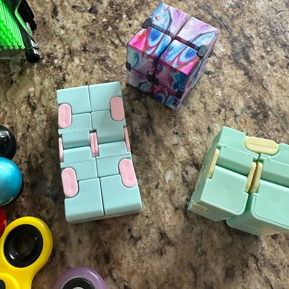 Assortment of Fidgets and sensory toys - Picture 4 of 4